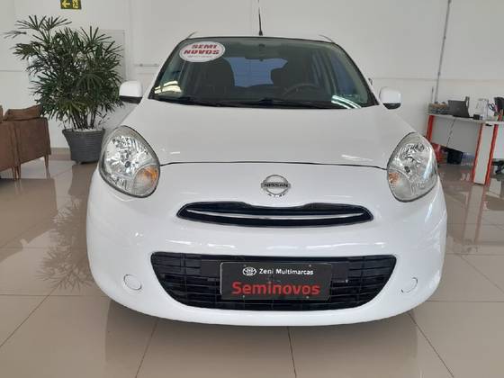 NISSAN MARCH 1.0 16V FLEX 4P MANUAL NISSAN MARCH 1.0 16V FLEX 4P MANUAL